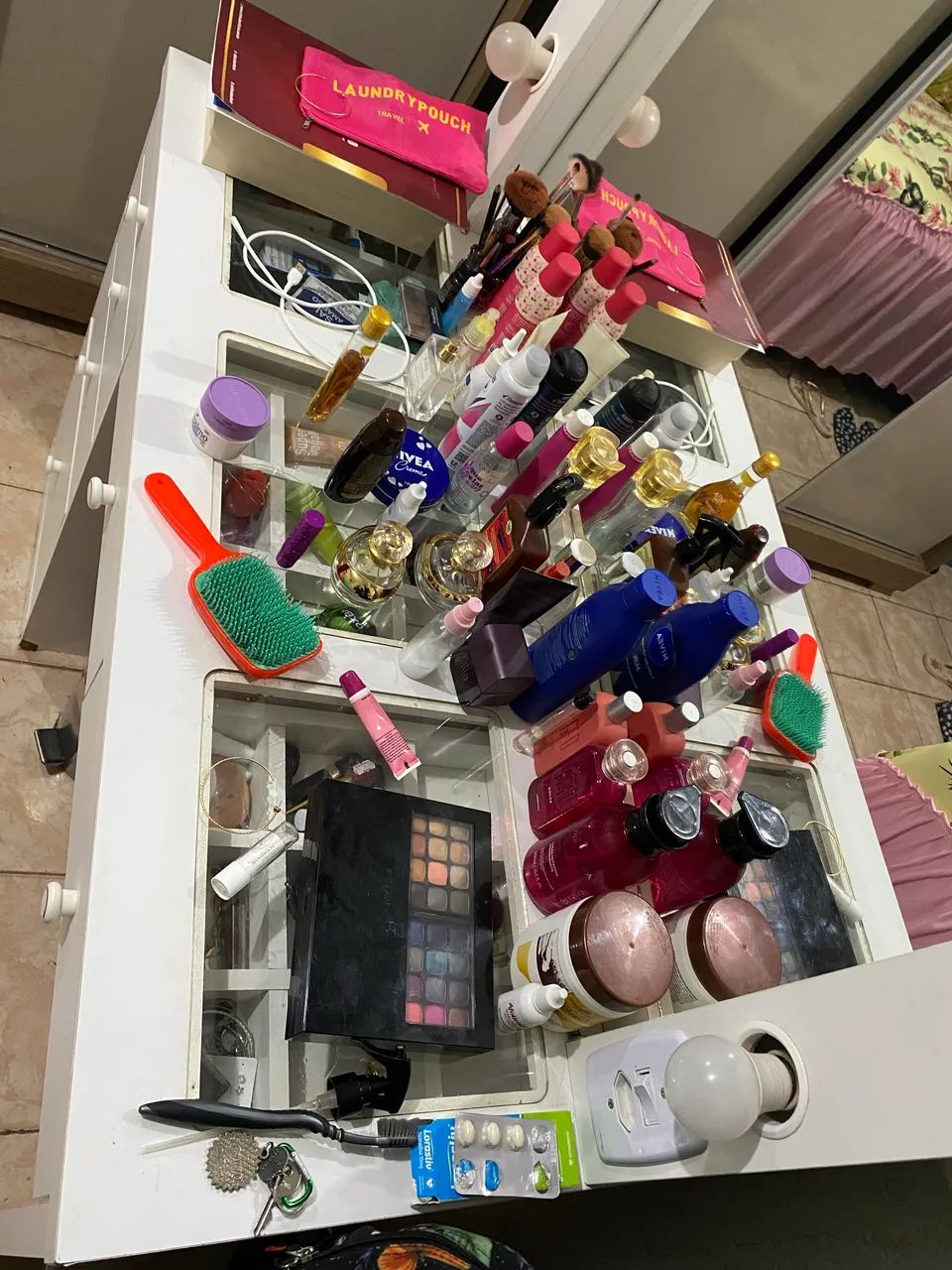 DRESSING TABLE64209944572289121