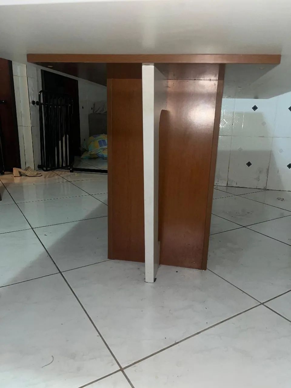 Mesa de jantar 1,80X1,00 cm laqueada, tampo de vidro  - Foto 2