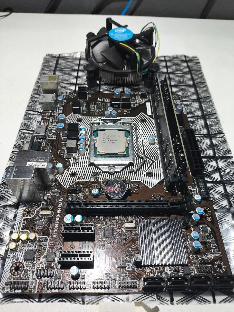 Kit Intel i5-7400 Placa Mãe MSI 8GB DDR4 2666MHz Peças de