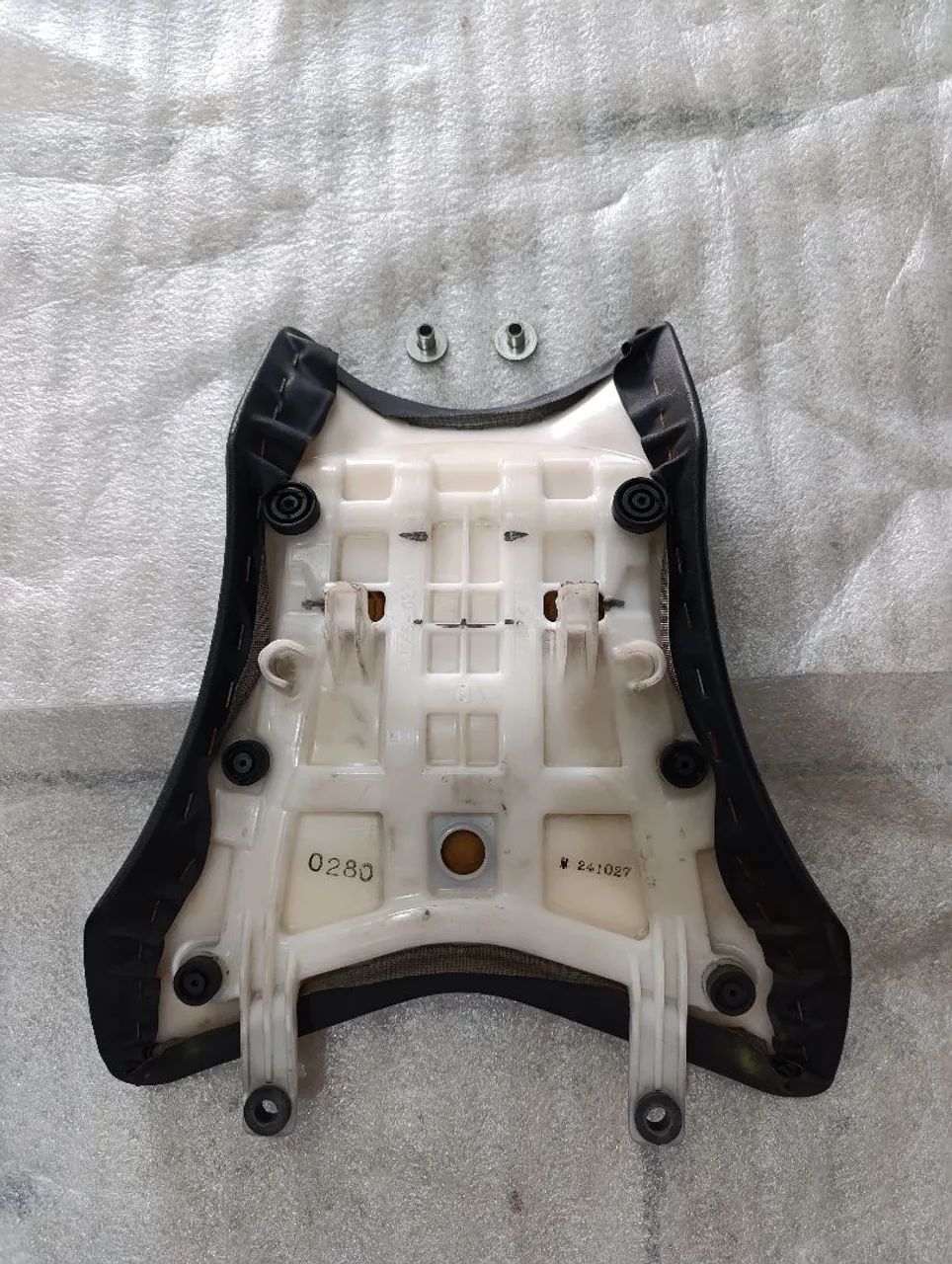 Banco Piloto dianteiro Kawasaki ZX10 11/15 original - Peças para