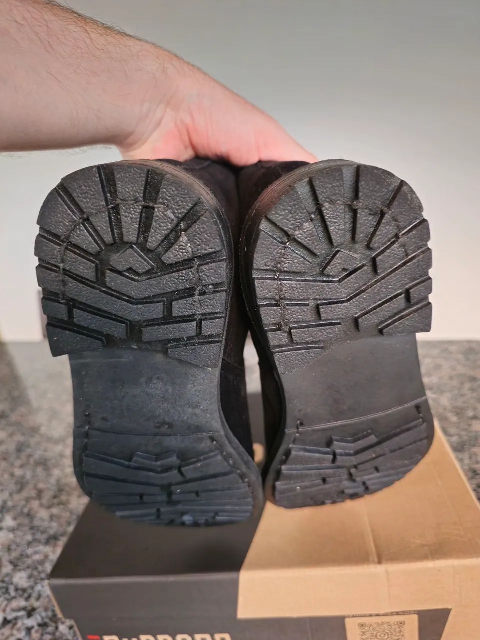 Botas Chelsea em Camurça Preta - N° 40 - Foto 5