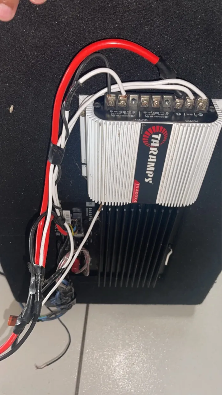 Som automotivo JBL