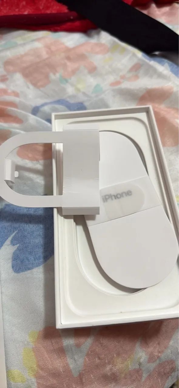 Vende-se caixa nova de iPhone 
