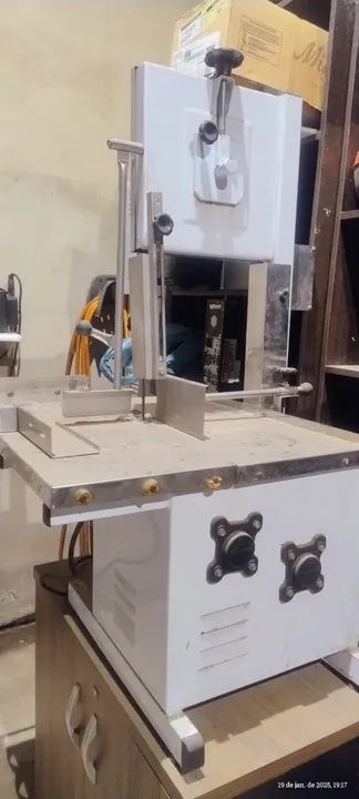 Serra Fita de bancada modelo spm2180 MOTOR 3/4CV