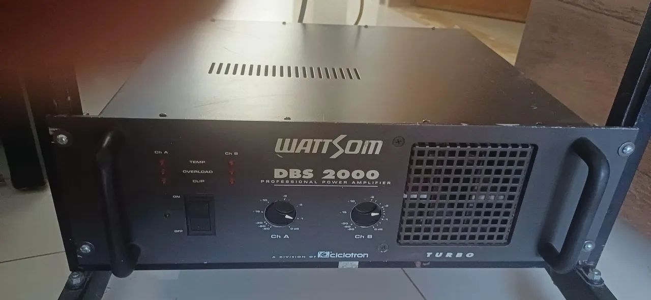 Amplificador Wattsom DBS 2000 - Potente e profissional
