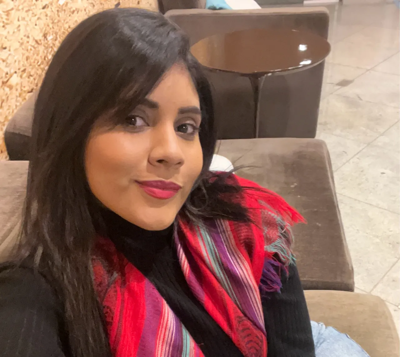 Recepcionista bilíngue disponível