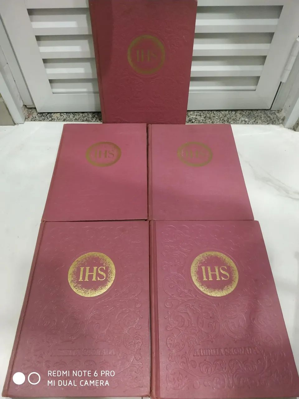 Coleção bíblia antiga em capa dura  religioso - Foto 3