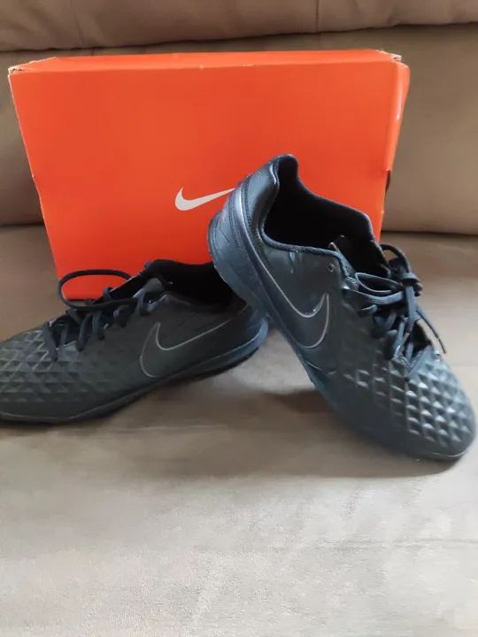 Chuteiras Nike -Tiempo-Superfly 8 club TF- Tamanho 42, - Preta - Foto 4