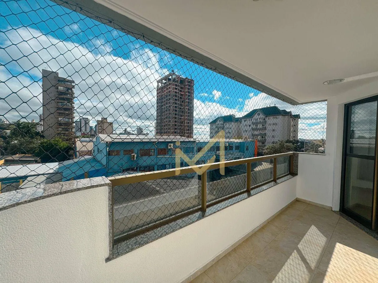 OPORTUNIDADE: Apartamento com 3 dormitórios e 01 suíte à venda, 123 m² por R$ 680.000 - Ce