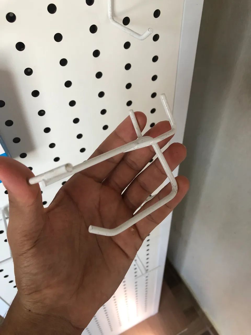 Expositor de Loja com Rodinha em MDF e Metal+ 34 Ganchos - Foto 6