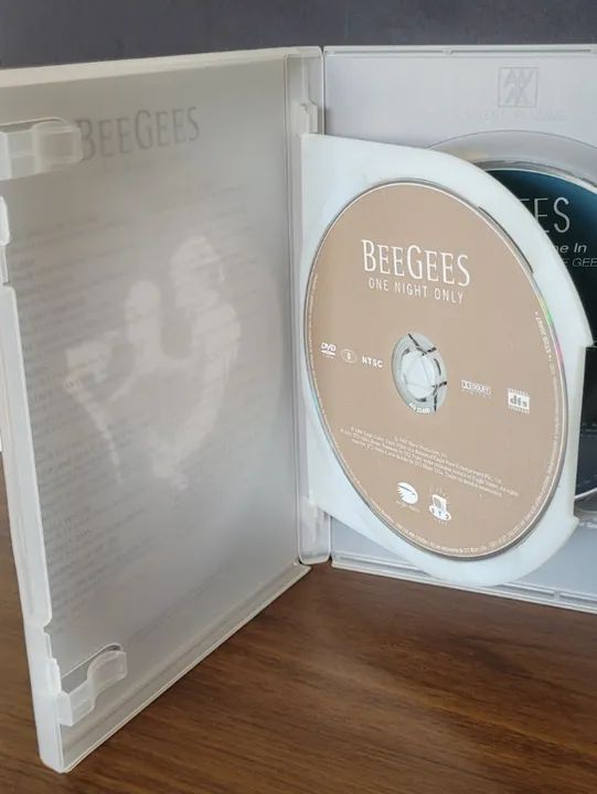 Dvd Original Beegees Edição de Colecionador 2 discos - Foto 4