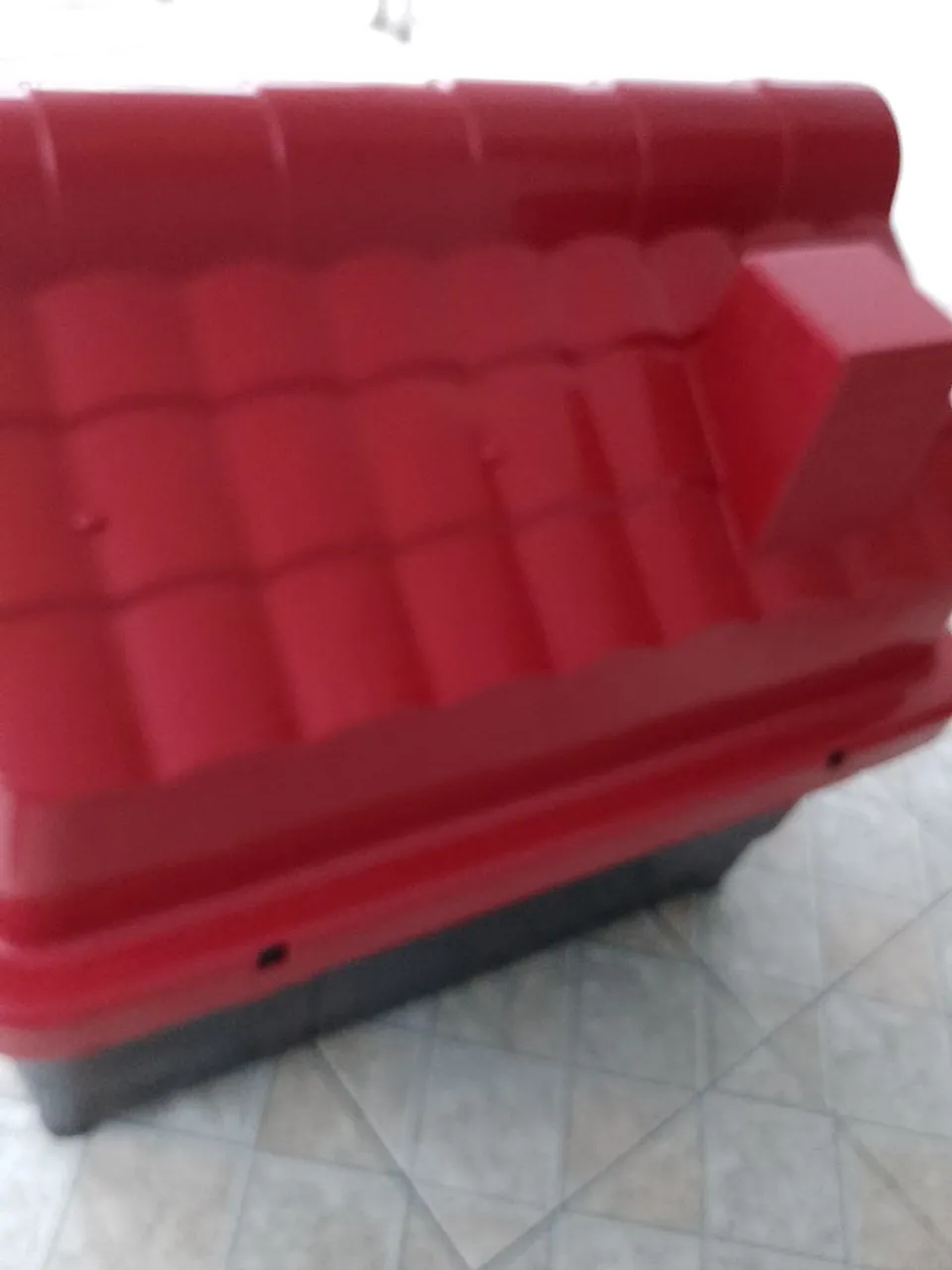 Casinha de cachorro com telhado