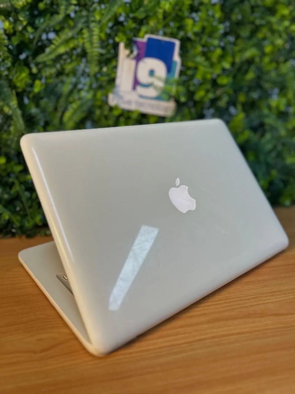 Macbook pro A1342 13インチ MacBook Pro 2010 A1342 Processador: Core 2 Duo 8GB DDR3 256GB SSD