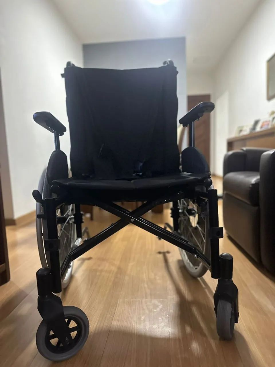 Cadeira de rodas reclinável Ortomobil  - Foto 5