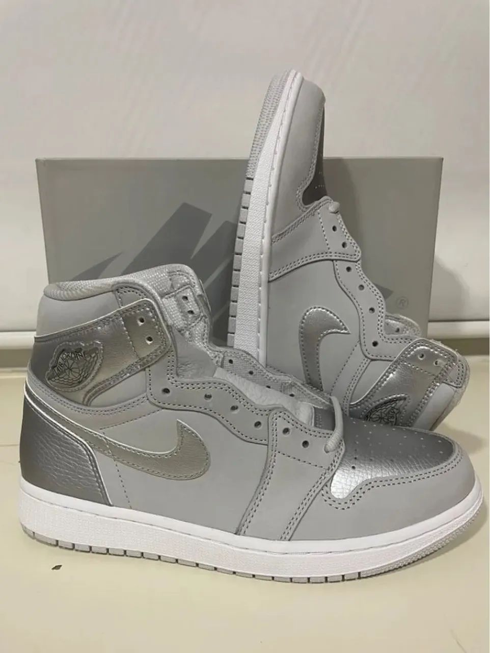 Tênis Air Jordan 1 Low Silver