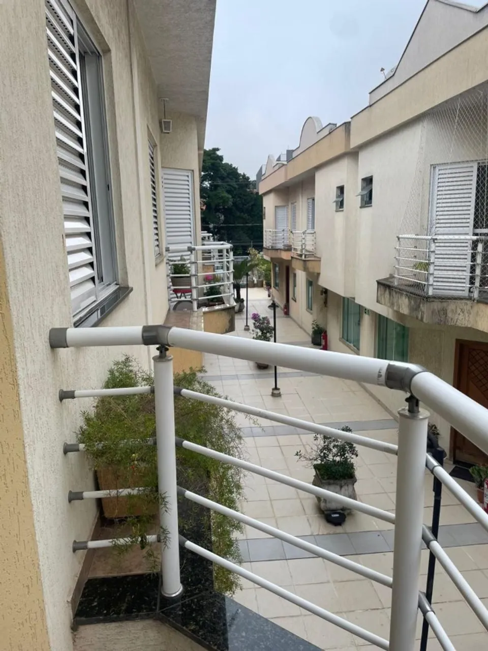 OPORTUNIDADE IMPERDÍVEL - SOBRADO EM CONDOMÍNIO FECHADO EM SANTO ANDRÉ