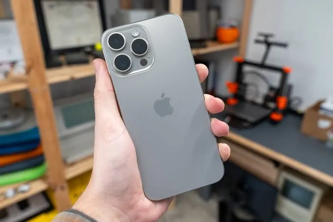 iPhone 15 Pro max Titanium