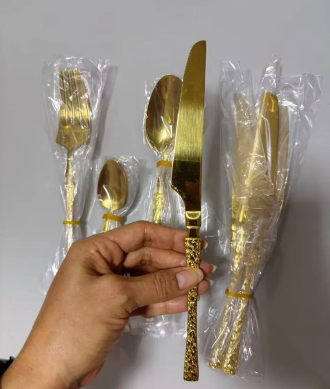 Conjunto de Talheres Dourados Elegantes imperial