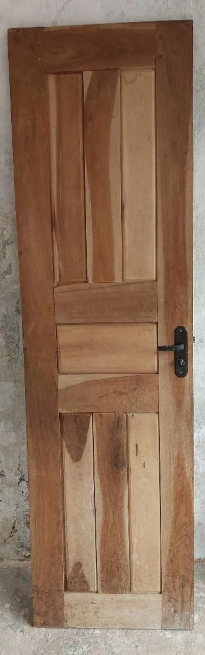 Porta de madeira pau d'arco usada - R$ 450,00