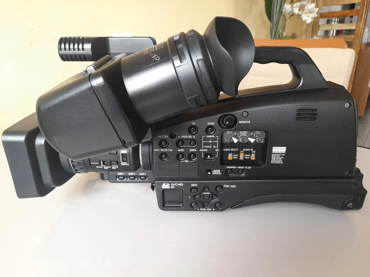Filmadora Panasonic HMC 80