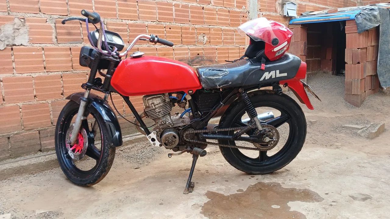Moto ML 125cc Vermelha