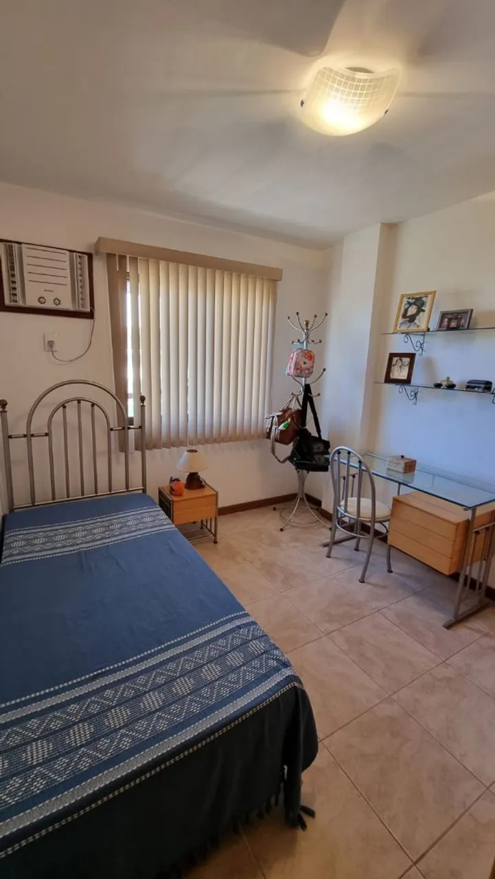 Quarto completo cama, criafi, escrivaninha, cabideiro e praleiras
