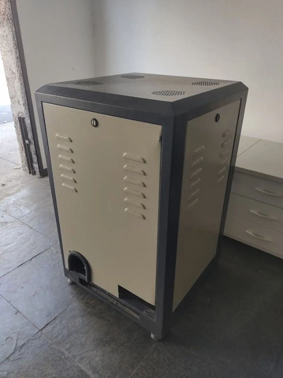 Rack para servidor de rede64289275089282124