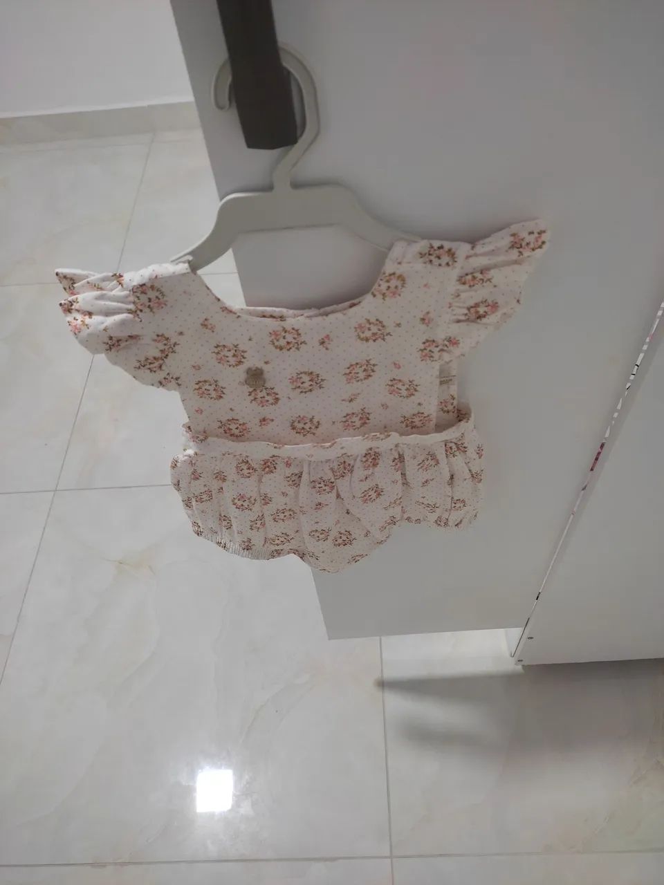 Macacão Floral Infantil - Foto 2