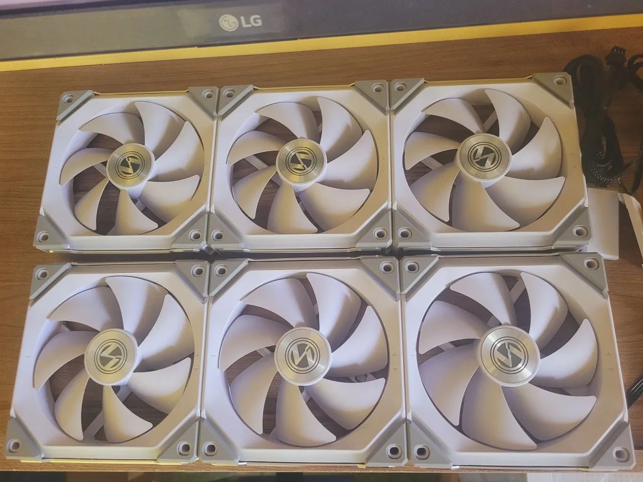 Kit C/ 6 Fans Lian Li SL120 White ARGB + Controladora