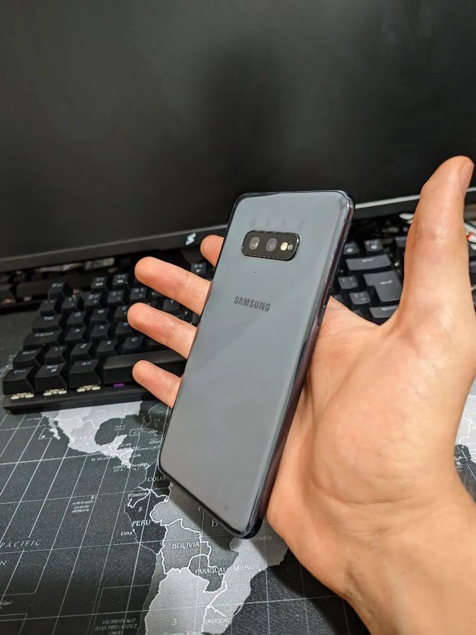Samsung Galaxy S10e 6/128 - Foto 4
