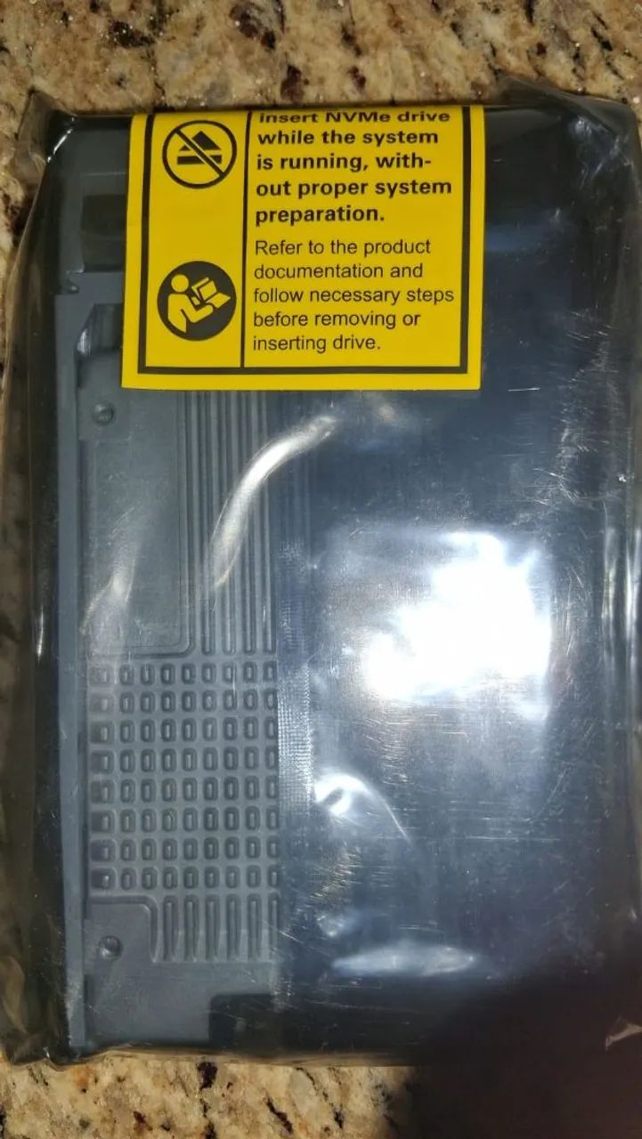 Vendo 2 HDs 6.4TB Intel para servidor. - Foto 2