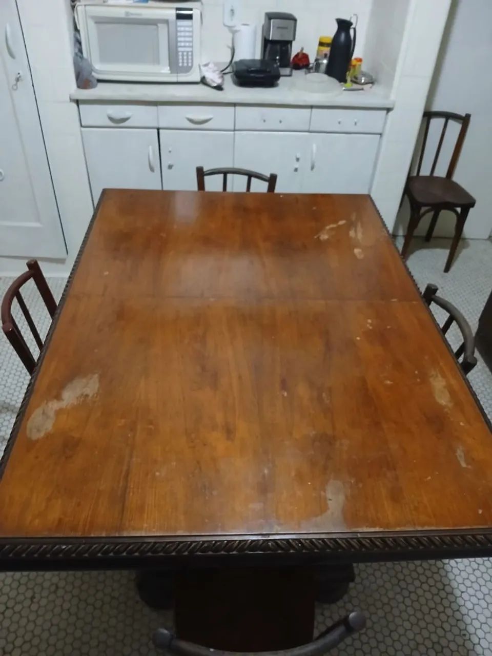 Mesa madeira maciça 4 cadeiras - Foto 2