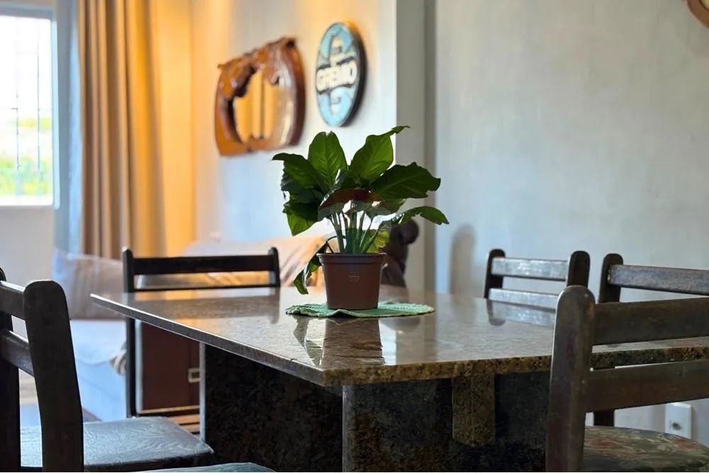 Ótima oportunidade de morar na praia mais desejada de Floripa. Apartamento 2 dormitórios e - Foto 4