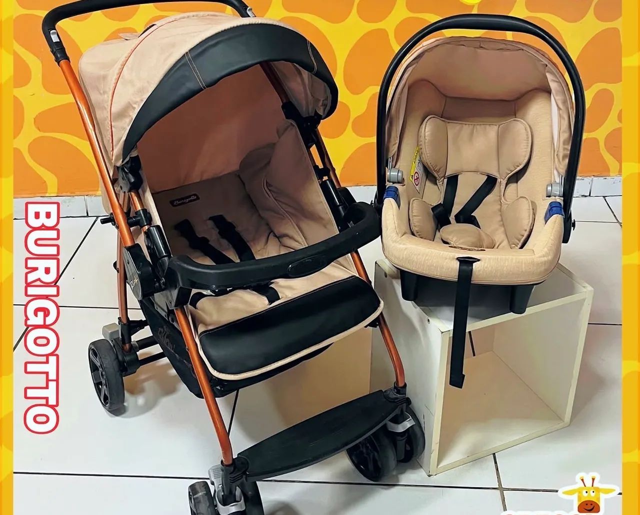 Carrinho com bebê conforto 