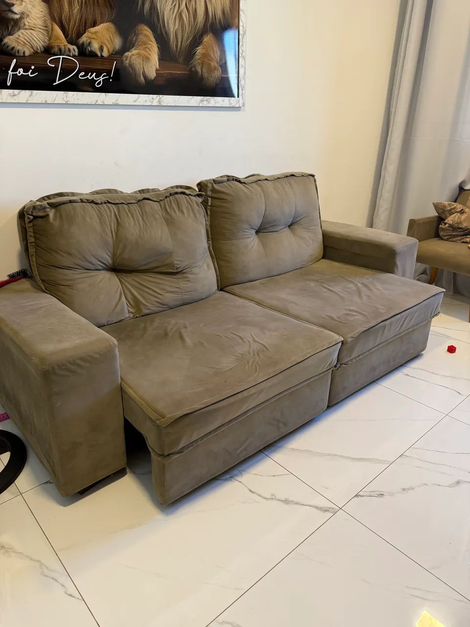 Sofá Retrátil 2 Lugares Seminovo - Muito Conservado e Super Confortável - Foto 4