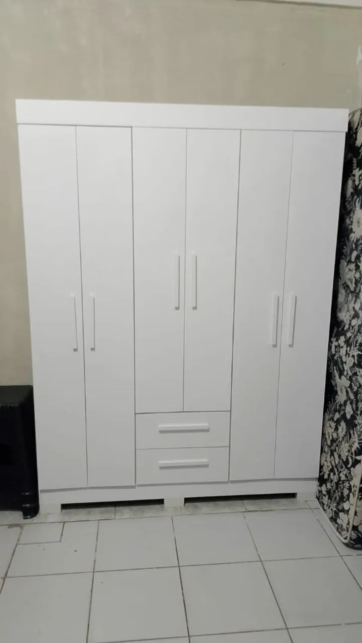 Lindo Guarda roupa na promoção 