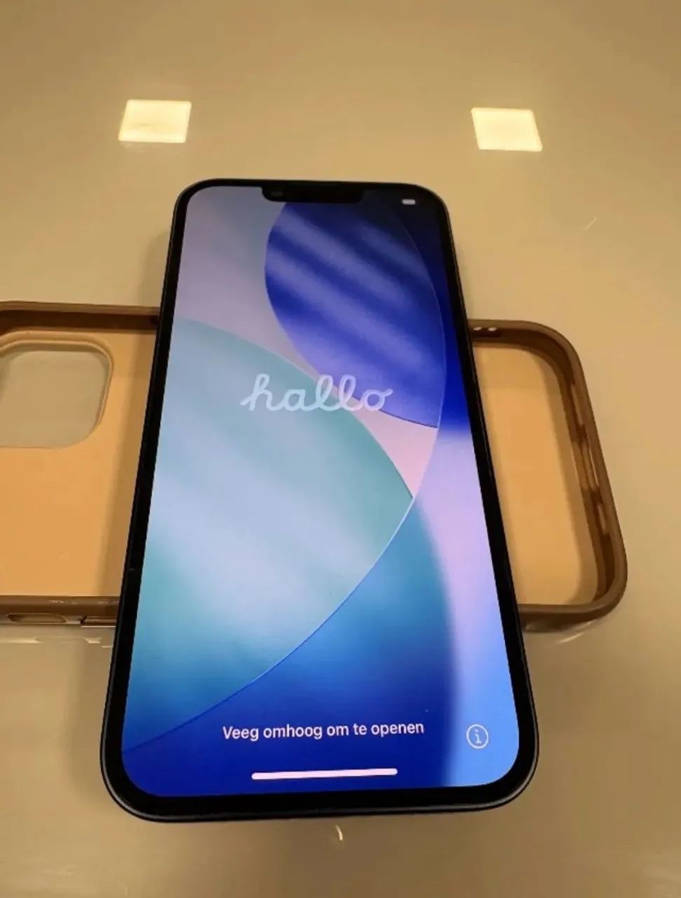 iPhone 14 256GB com garantia Apple e 100% saúde bateria