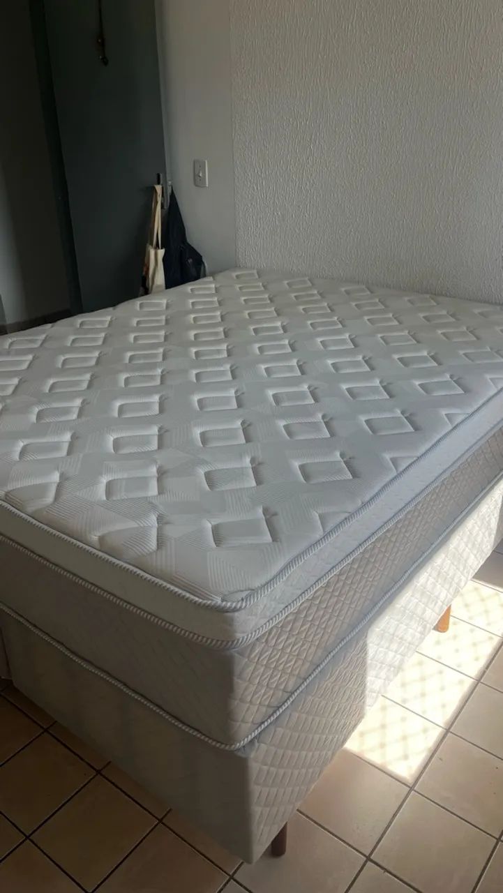 Cama queen novinha  - Foto 2
