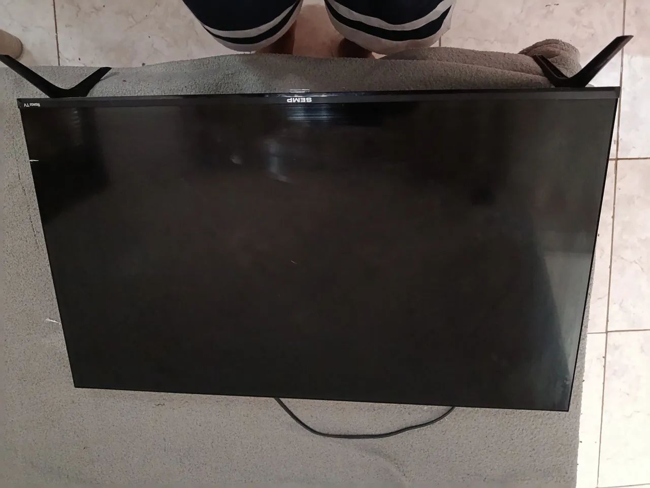 Vendo TV Smart semi nova, 32 polegadas, marca SEMP. - Foto 2