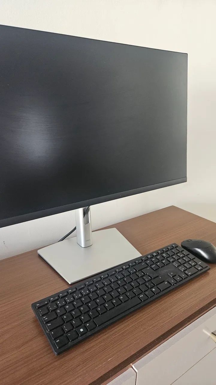 Monitor Dell 27" Full HD - Ajustável + teclado e mouse wireless (sem fio)