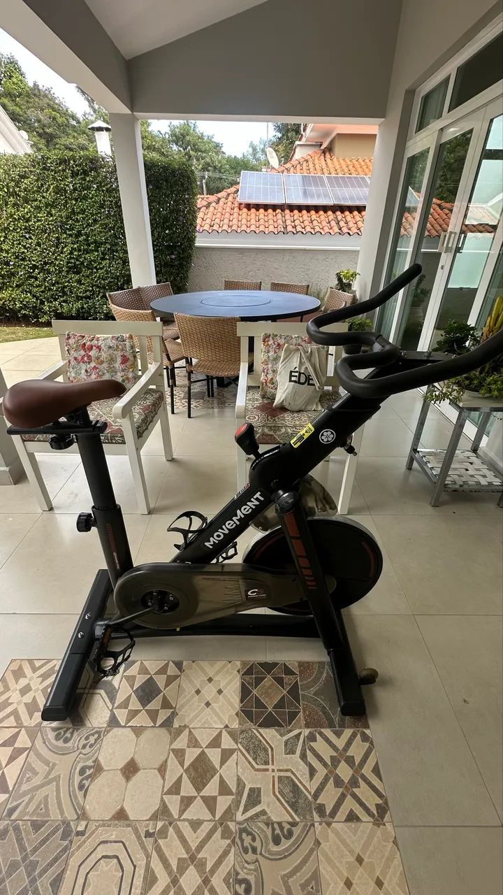 Bicicleta Ergométrica de Spinning Movement C5 