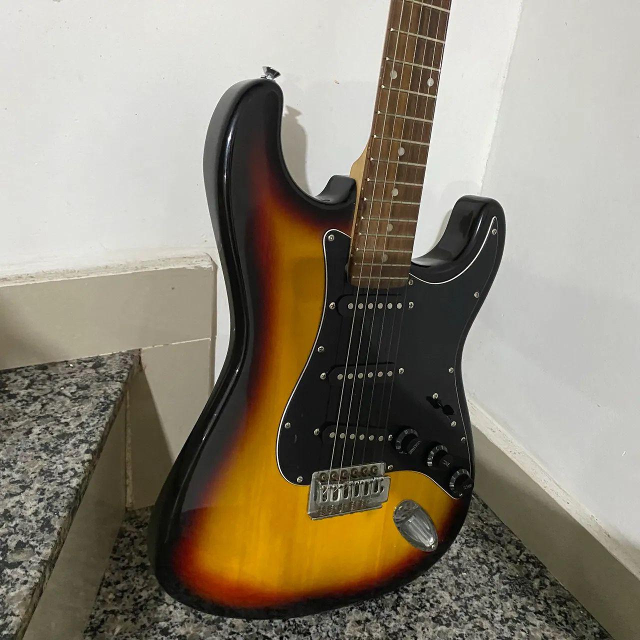 Guitarra stratocaster  - Foto 4