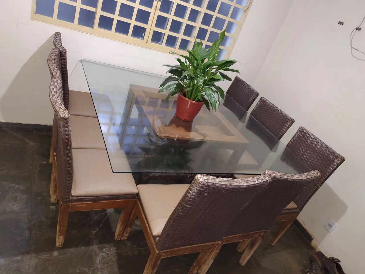 Mesa de vidro com 8 cadeiras  - Foto 3