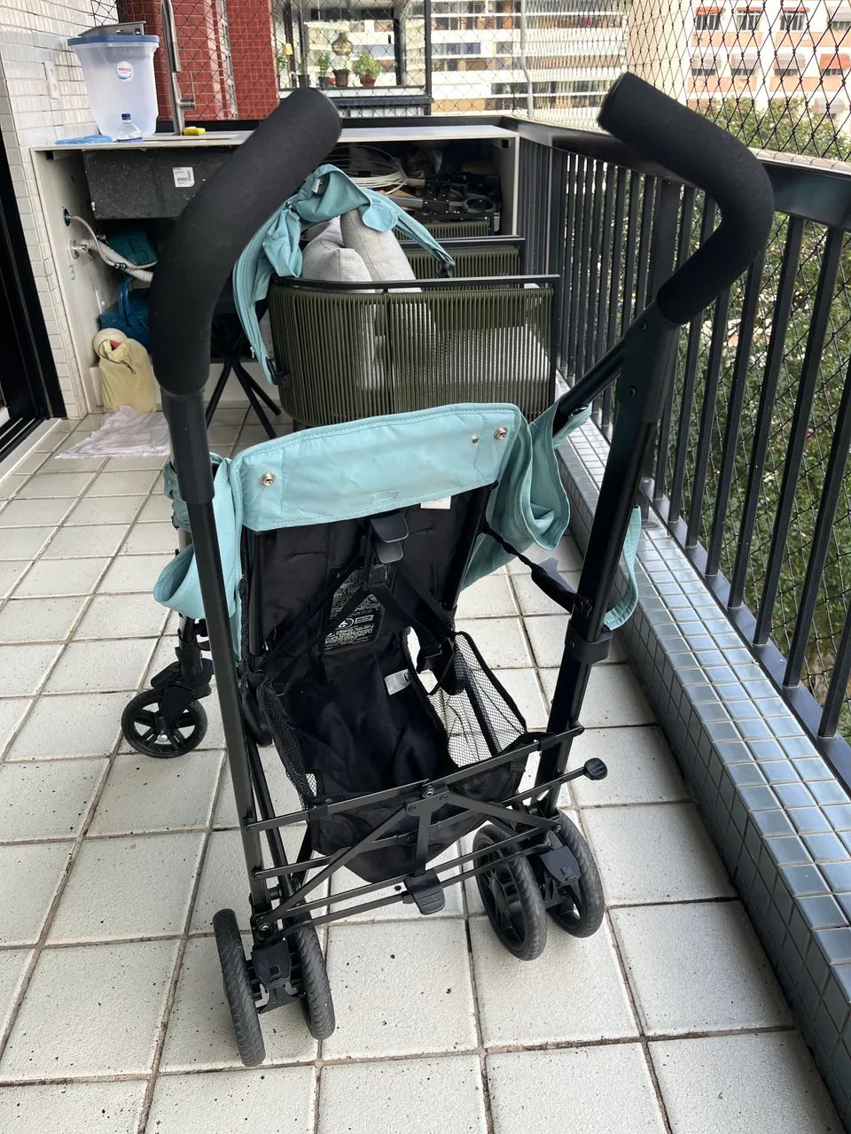 Carrinho De Bebê Passeio Guarda Chuva Lite Way 4 Basic Hydra Chicco Cor azul - Foto 5