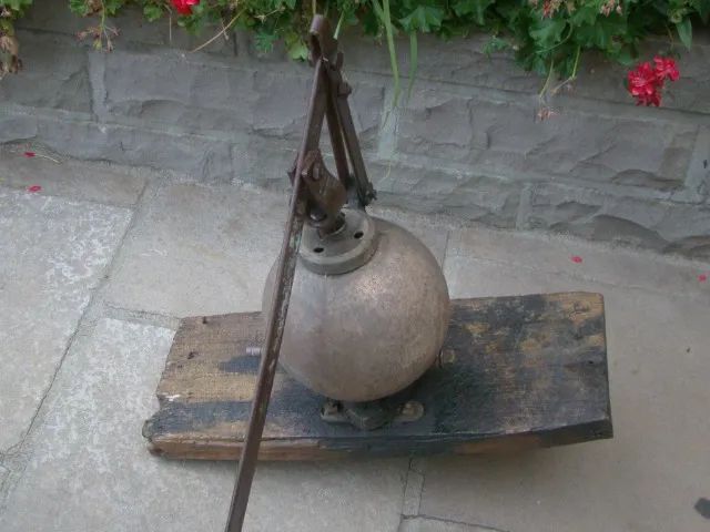 Bomba de sulfatar antiga - Foto 2