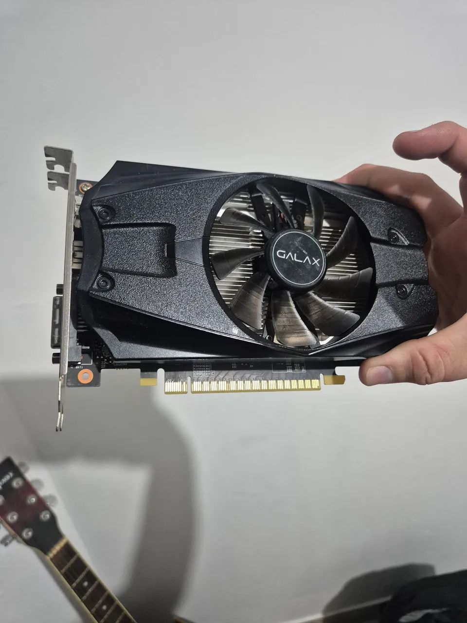 GTX 1050Ti 4GB Galax - Liga mas não da imagem!