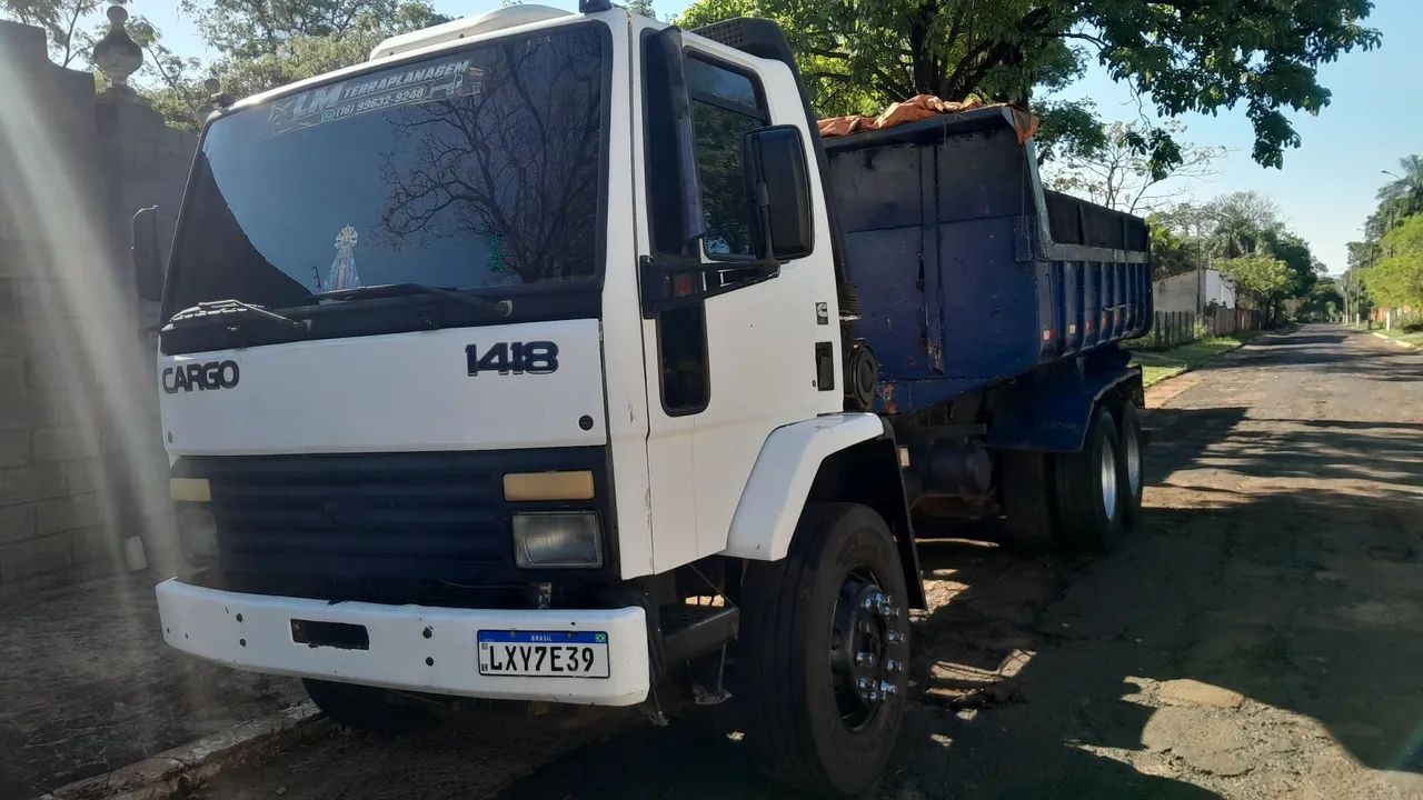 Ford cargo caçamba 