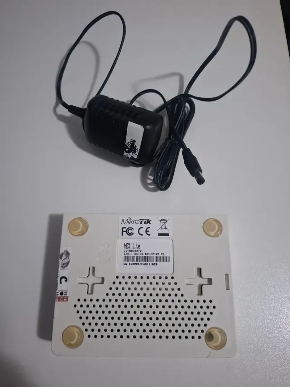 Mikrotik RB750r2 COM FONTE - Foto 3