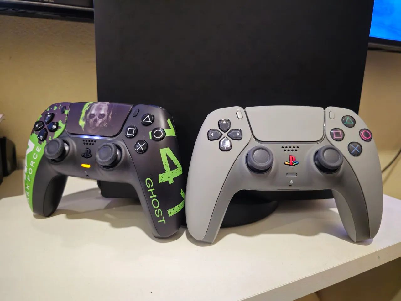 PS5 COM 2 CONTROLES EXCLUSIVOS - Foto 5