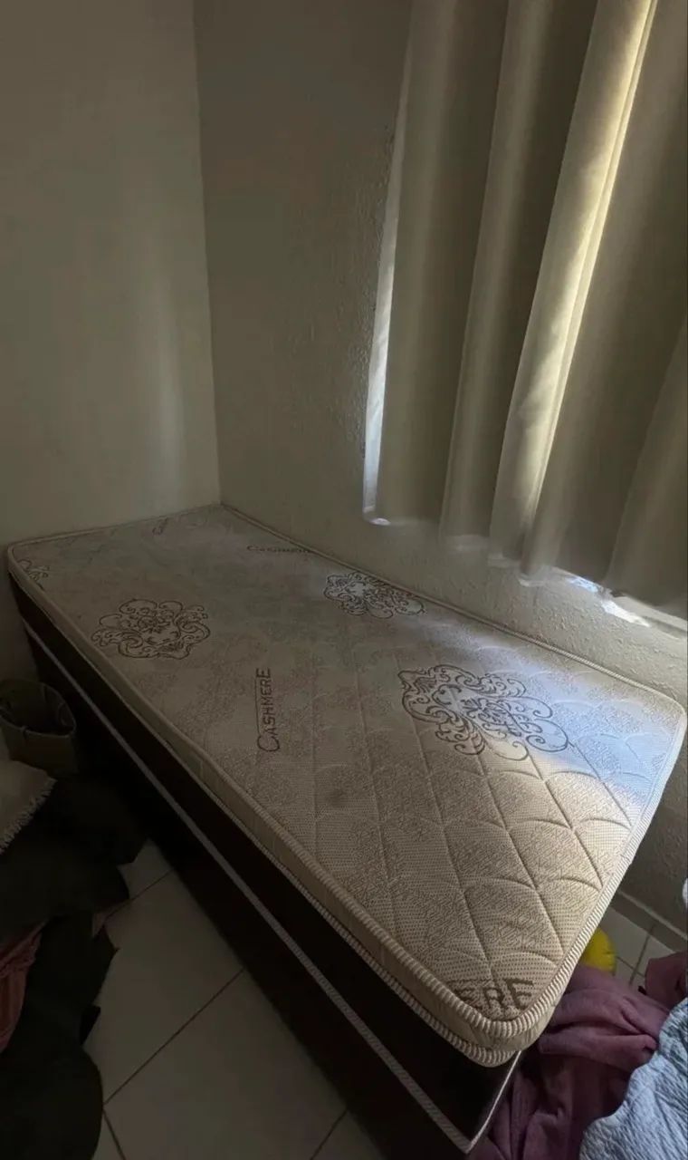Vendo cama de solteiro seminova  - Foto 2